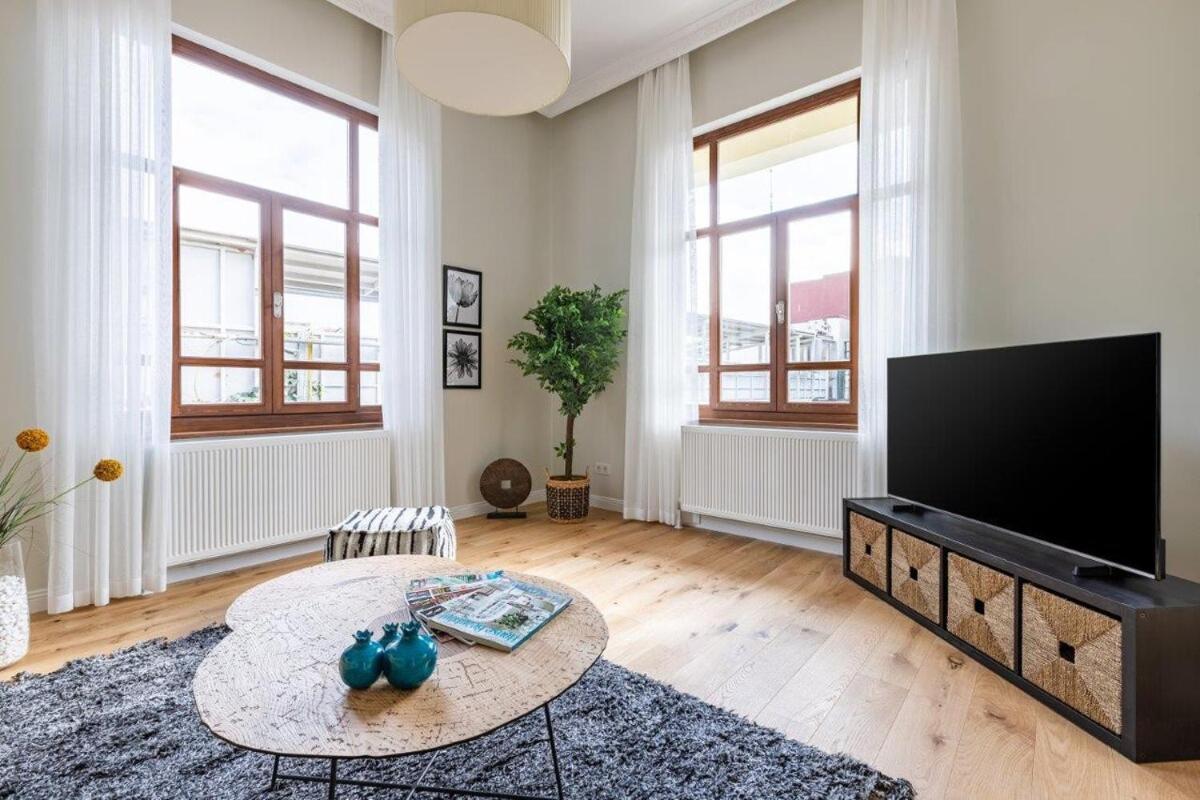 Bright Beautiful New Galata Port Balcony Gem! #260