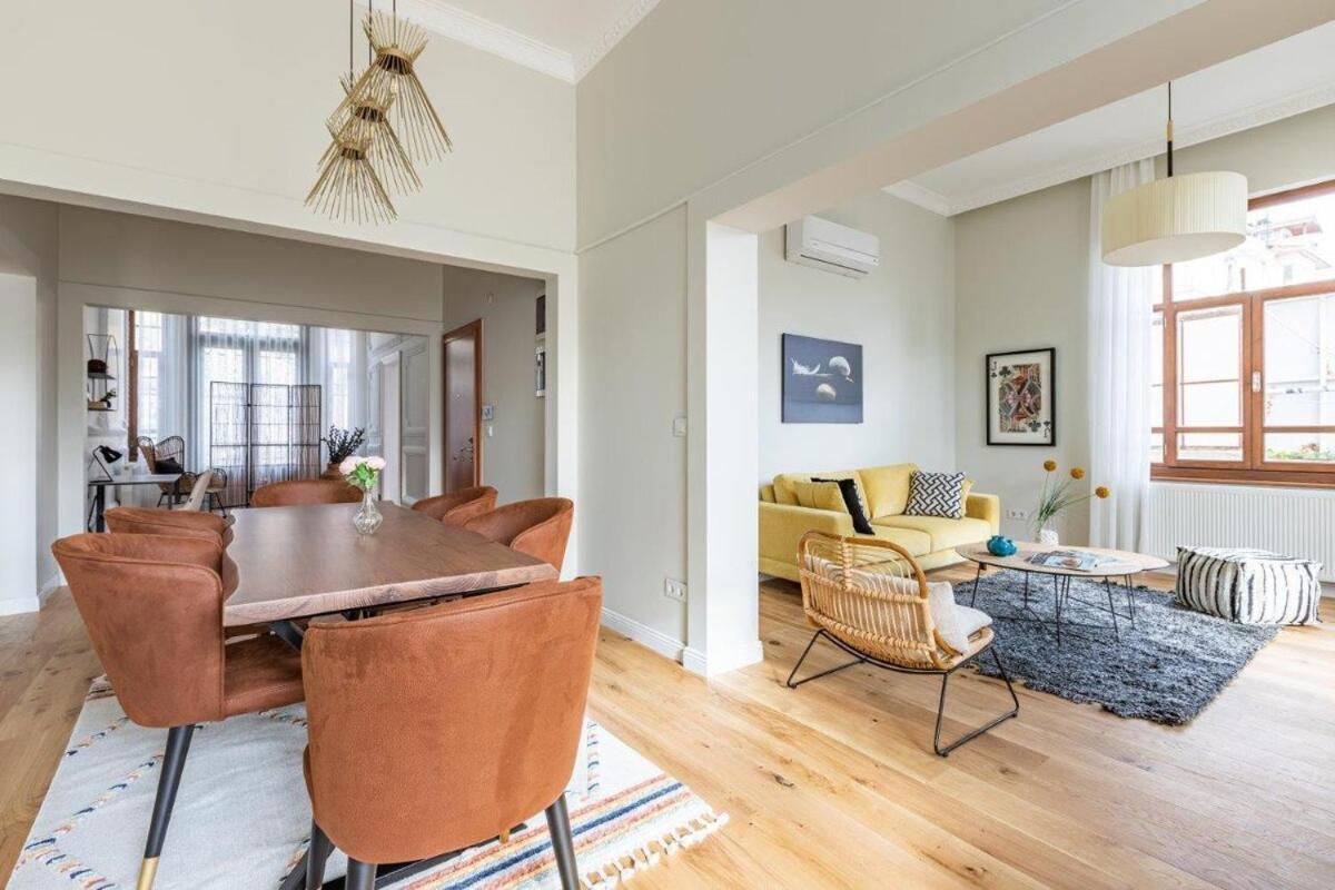 Apartment Bright Beautiful New Galata Port Balcony Gem! #260 Istanbul